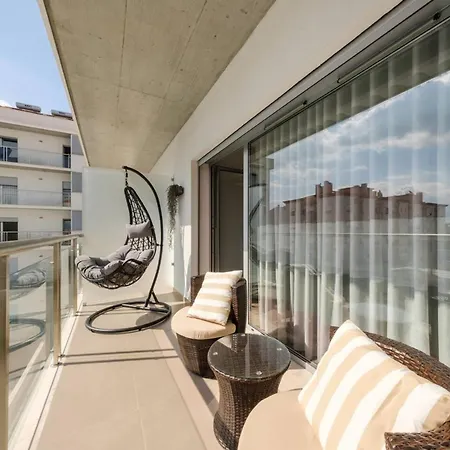 شقة Spacious In With Included Parking *